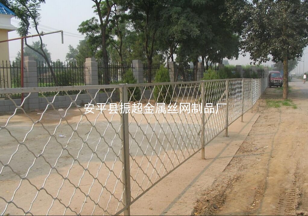 隔離美格網(wǎng)-安平縣振超金屬絲網(wǎng)制品廠m.985azk.cn